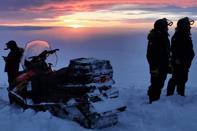 Snowmobile Safari to Lapland viewpoint - Setting out from Máttaráhkká Northern Light Lodge