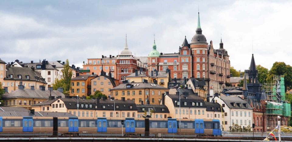 Södermalm: 2-Hour Sightseeing Tour - Lookout points, churches, and parks
