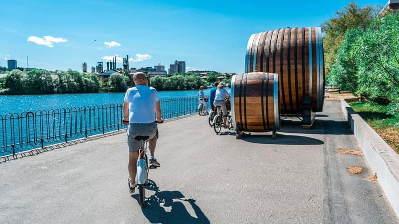 Stockholm 3-Hour Private Guided Bike Tour - Södermalm, Skinnarviksberget, and Mariatorget
