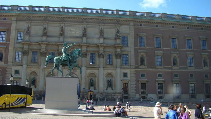 Stockholm: A Beauty On The Water - Old Town Walk & Boat Trip - Who should book this Stockholm combination tour?