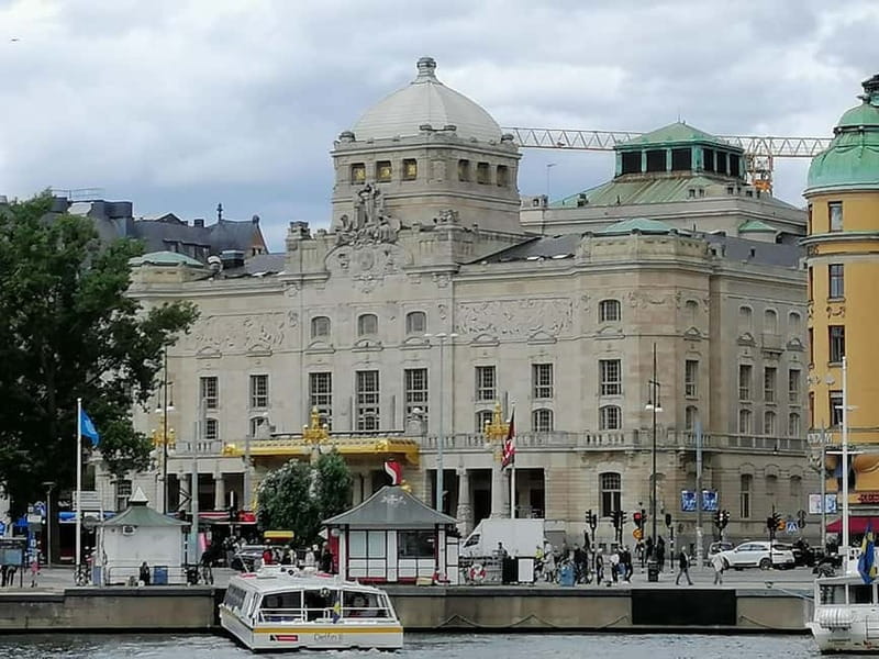 Stockholm: A Beauty On The Water - Old Town Walk & Boat Trip - Boarding the Royal Canal Tour at Strömkajen
