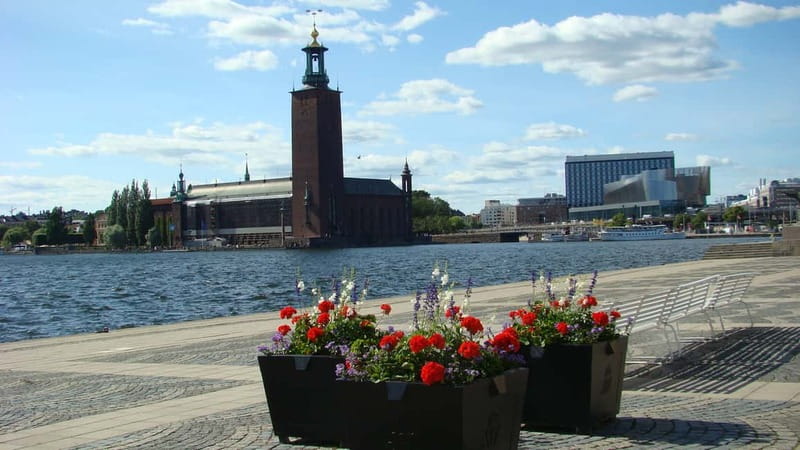 Stockholm: A Beauty On The Water - Old Town Walk & Boat Trip - Guides make the difference