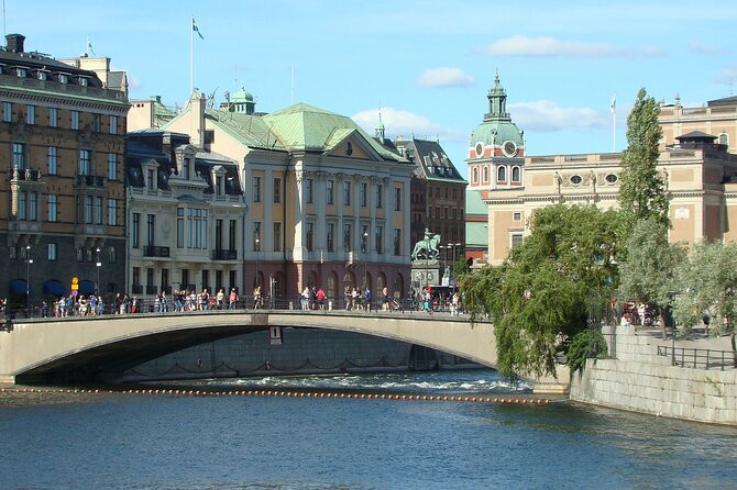 Stockholm- A Beauty On The Water: Old Town Walking Tour and Boat Trip Combined - Starting at the Royal Swedish Opera