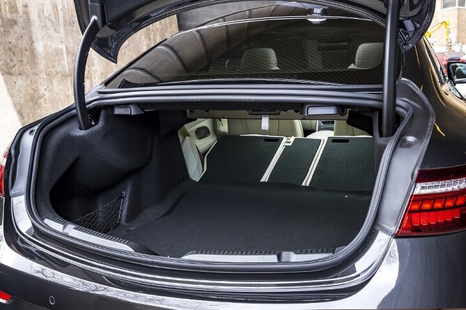 Stockholm Airport Arlanda Arrival transfer to Stockholm by Sedan - Who will get the most from this transfer