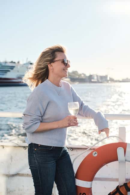 Stockholm All-You-Can-Eat Shrimp or Tacos Cruise & Coverband - Cover bands, schlager, and the dance floor