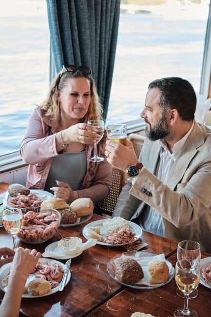 Stockholm All-You-Can-Eat Shrimp or Tacos Cruise & Coverband - Practical tips for a better evening