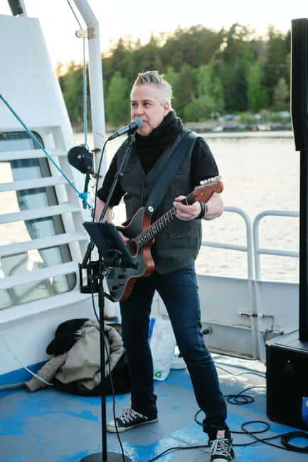 Stockholm All-You-Can-Eat Shrimp or Tacos Cruise & Livemusic - Live rock, pop, and Swedish schlager