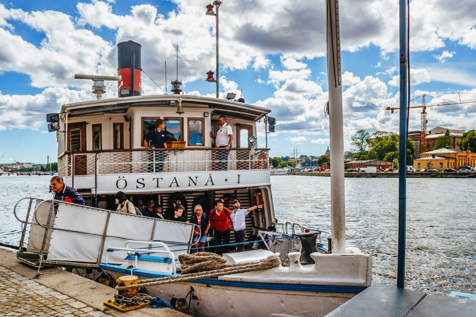Stockholm: City Archipelago Sightseeing Cruise with Guide - The live guide is a major part of the value