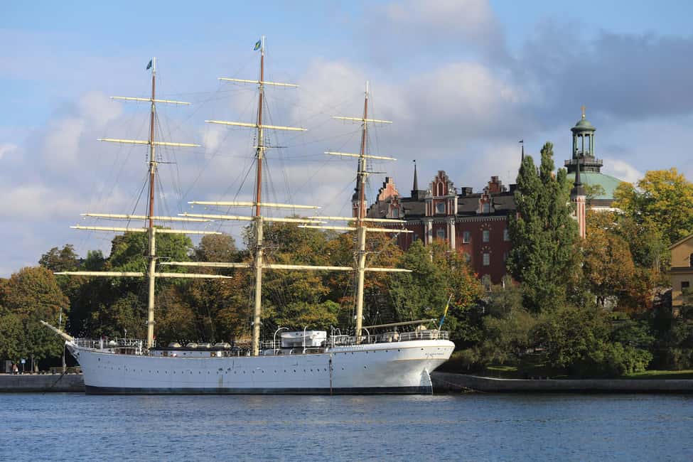 Stockholm City Center: Kungsträdgården Norrmalm Guided Tour - Is $31 a fair price?