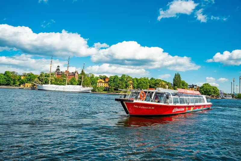 Stockholm: City Cruise with Fresh Pizza - Why a pizza cruise works well in Stockholm