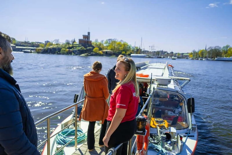 Stockholm: City Cruise with Fresh Pizza - Skeppsholmen brings history and modern art