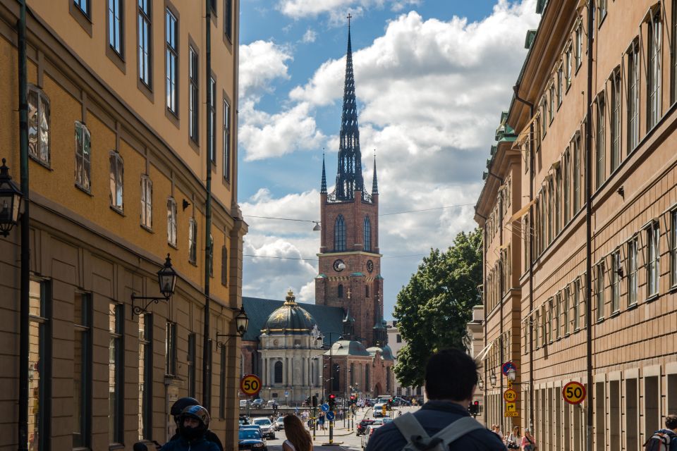 Stockholm: City Sightseeing Hop-On Hop-Off Bus Tour - Stop 1 to Stop 4: the Royal Opera, palace, Old Town, and Kungsträdgården