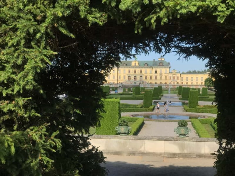 Stockholm: Full-Day Guided Sightseeing Tour with Lunch - The Royal Palace in Gamla Stan