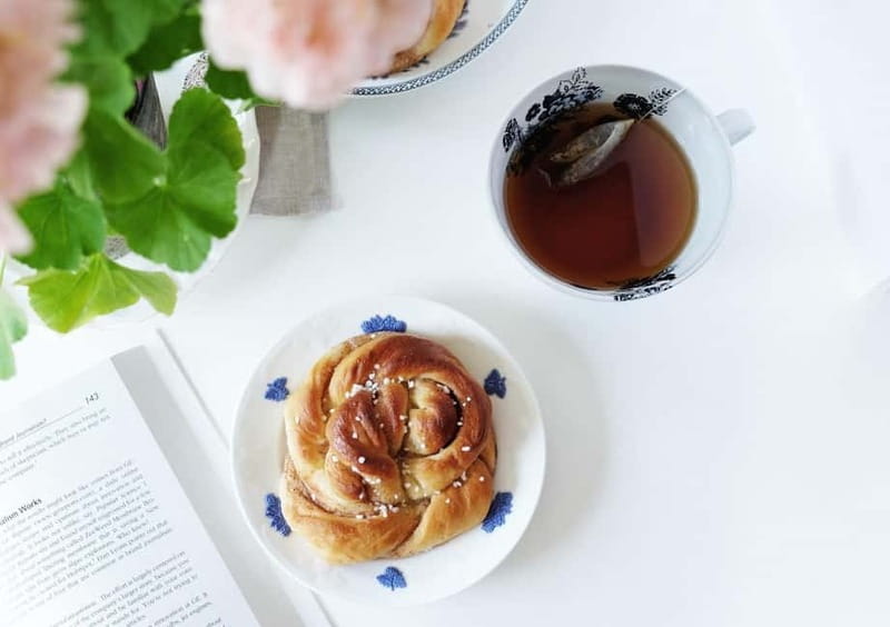 Stockholm: Guided Fika Tour - The first tasting: a quick introduction to Swedish sweets