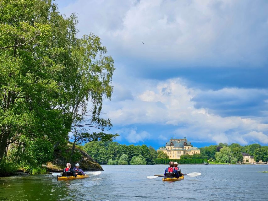 Stockholm: Guided Kayak Tour to Drottningholm Royal Palace - A 45-minute island picnic with barbecue and cake