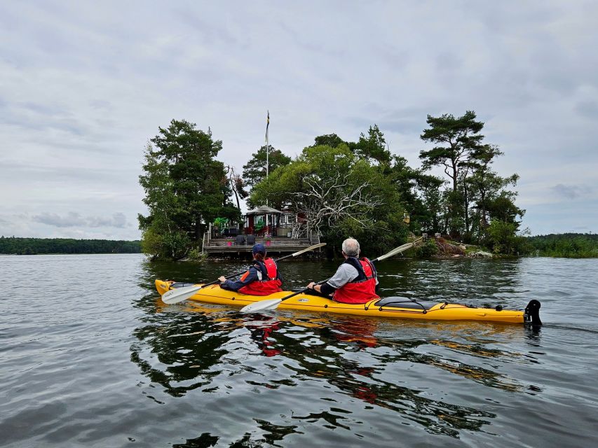 Stockholm: Guided Kayak Tour to Drottningholm Royal Palace - The final paddle and an optional lake swim