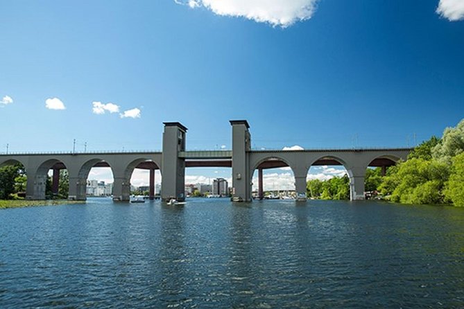 Stockholm: Highlights Boat Tour - Skeppsholmen, Södermalm, and the bridges