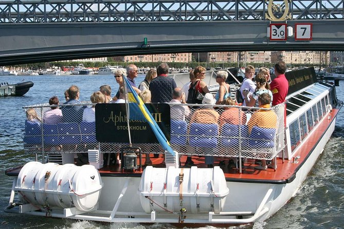 Stockholm Hop-On Hop-Off Sightseeing Cruise - What the ride is like onboard