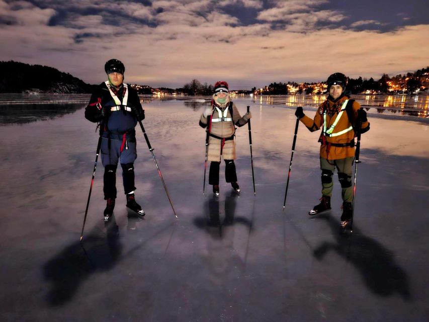 Stockholm: Ice Skating in the Moonlight with Hot Chocolate - The 30-minute break: hot chocolate, fire, and Swedish fika