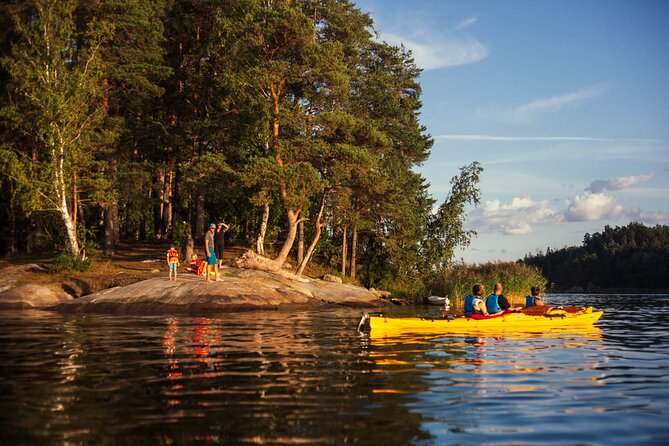 Stockholm: Kayaking tour around Vaxholm Archipelago with Fika - Norrhammen and Vaxholm’s fishing cottages