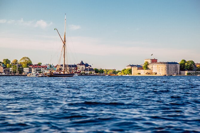Stockholm: Kayaking tour around Vaxholm Archipelago with Fika - Fika on a quiet island