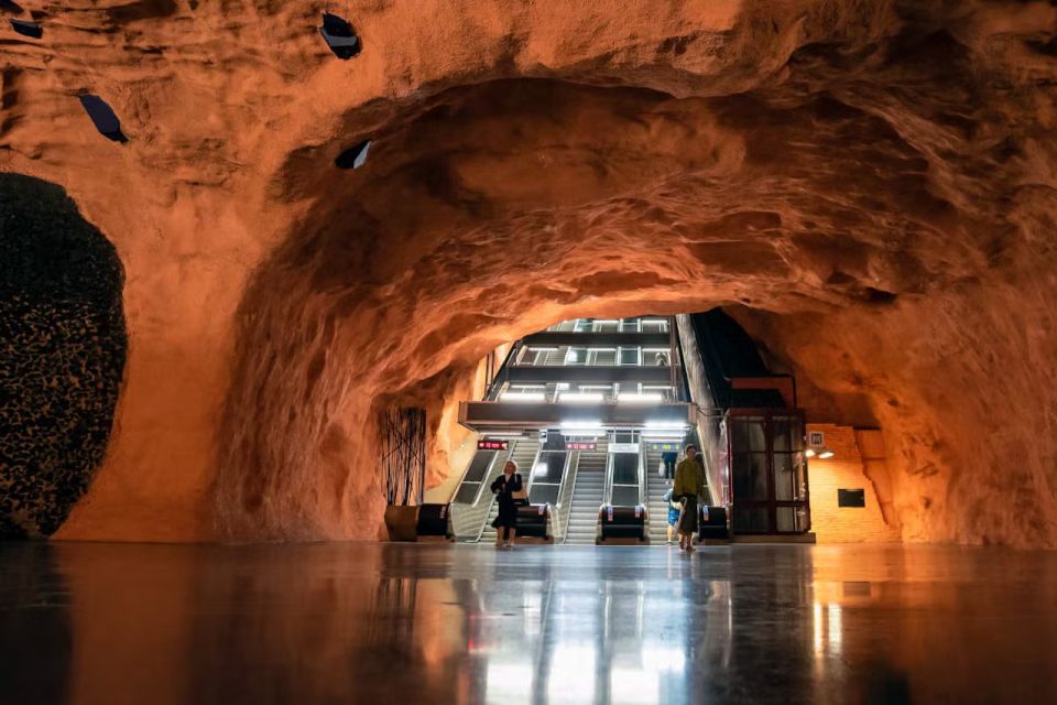 Stockholm Metro Tour - Thorildsplan and the Pixel-Art Surprise