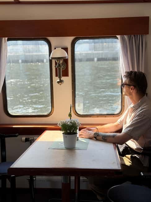 Stockholm: Midsummer Archipelago Boat Tour Live Guide - What the live guides add