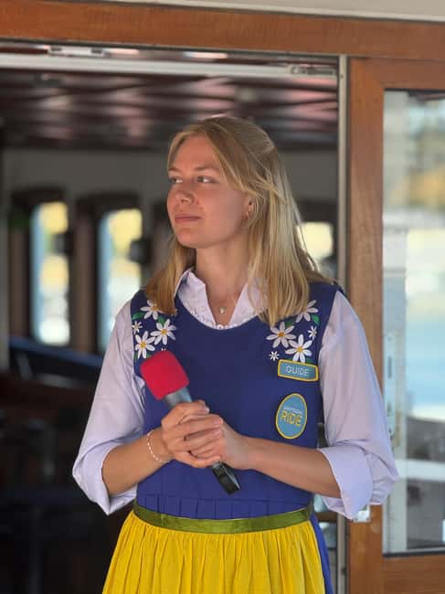 Stockholm: Midsummer Archipelago Boat Tour Live Guide - Comfort and the limits of the format