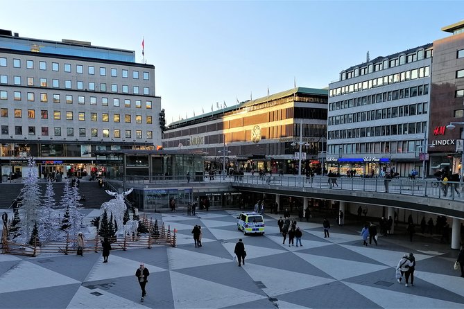Stockholm: Modern City and Old Town, a Small Group Walking Tour - Kungstornen and the first modern skyline
