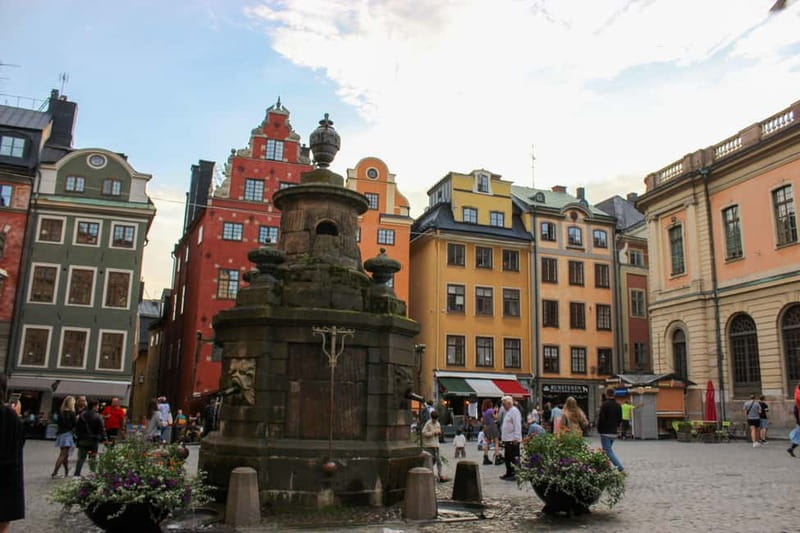 Stockholm: Must-see attractions City Hall, Old Town & Vasa - Gamla Stan, where the city gets intimate