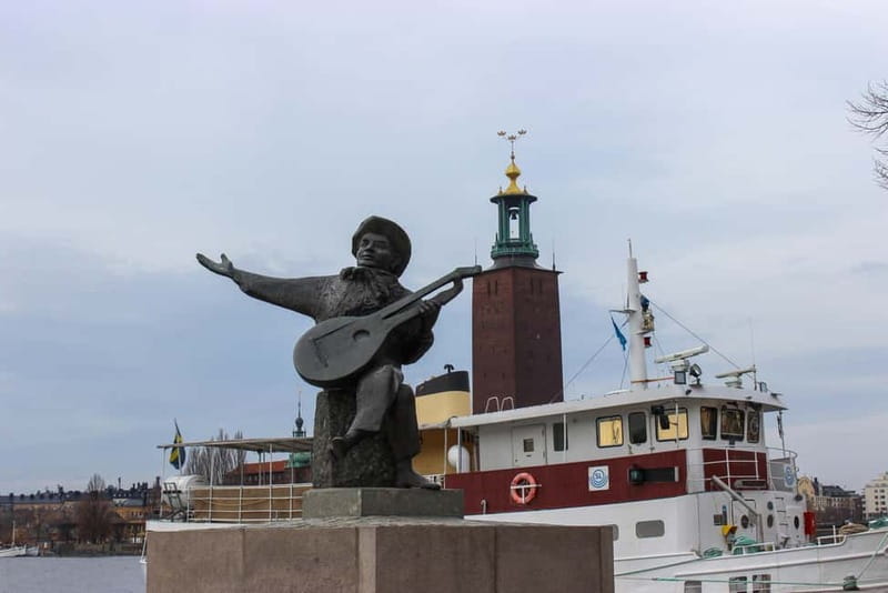 Stockholm: Must-see attractions City Hall, Old Town & Vasa - The Royal Palace in a 15-minute visit