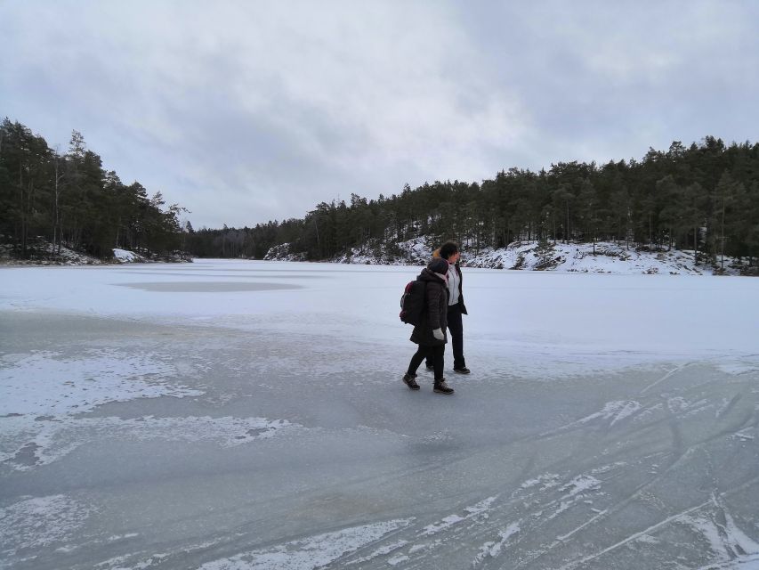 Stockholm: Nature Hike with Campfire Lunch - A campfire lunch at midday