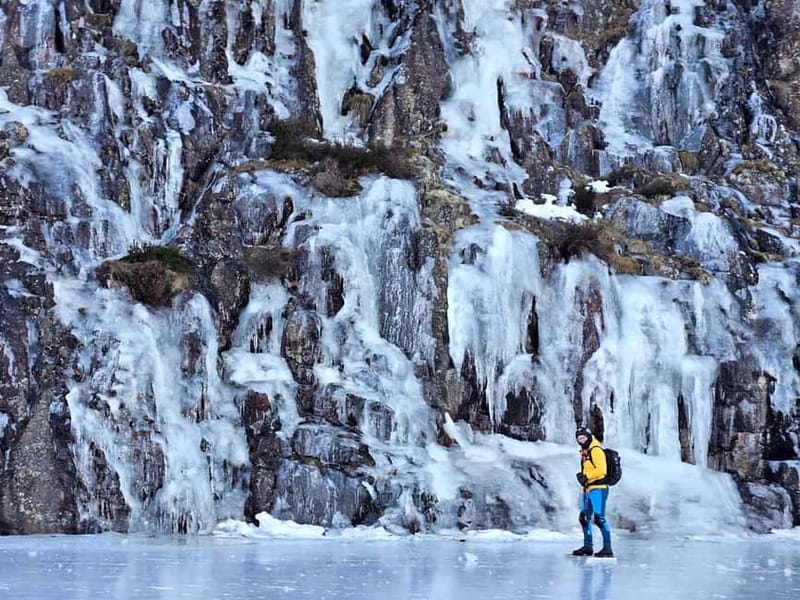 Stockholm: Nordic Ice Skating for Beginners on a Frozen Lake - The 45-minute safety and skating session