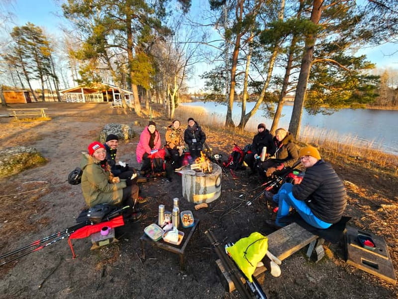 Stockholm: Nordic Ice Skating for Beginners on a Frozen Lake - The second 75-minute guided skate