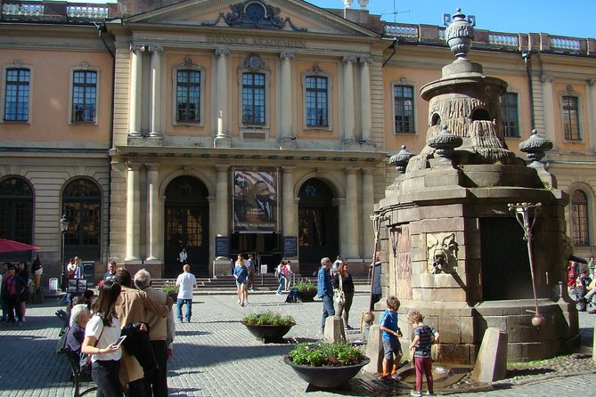 Stockholm Old Town and the Vasa Museum, a Small Group Walking Tour. - The Royal Palace and Slottsbacken
