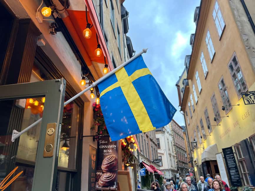 Stockholm: Old Town Food Tour of 7 Locals Favorites Tastings - Practical details for a smoother afternoon