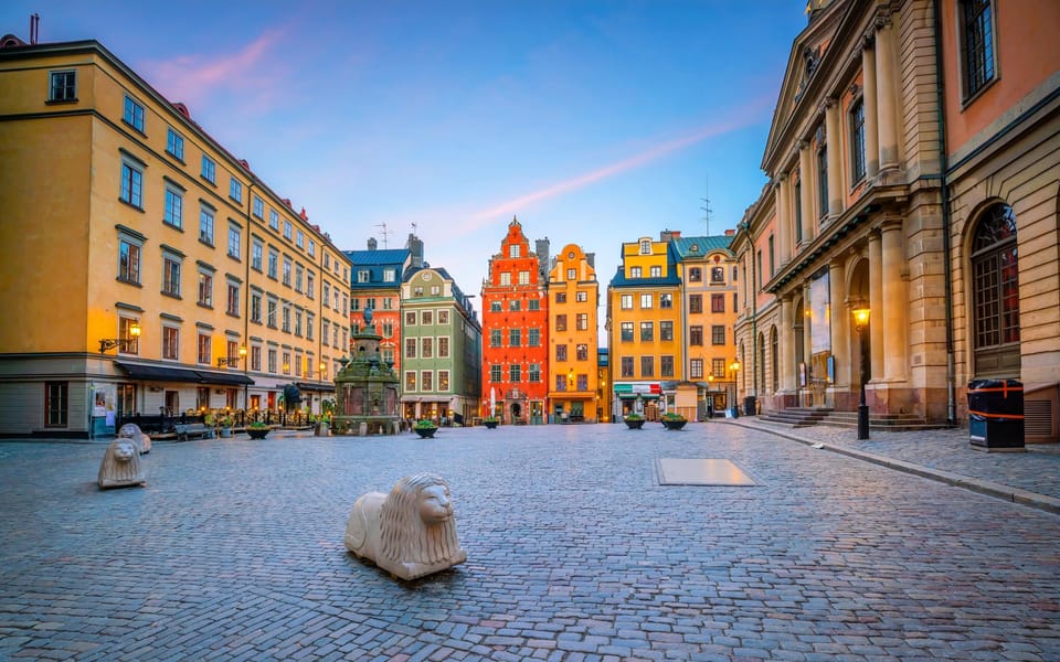 Stockholm: Old Town Highlights Private Walking Tour - Royal Palace and Riddarholmen Church