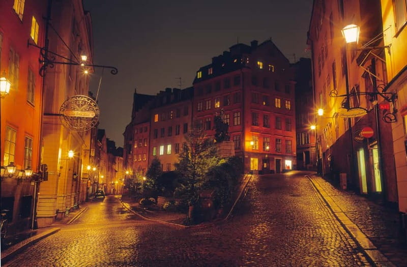Stockholm: Old Town Historical Walking Tour, small group - Price, group size, and practical value