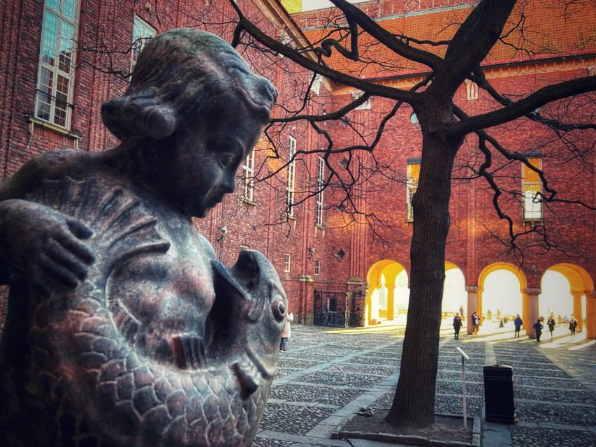 Stockholm Old Town Walking Tour: History & local Insights - Riddarholmen’s medieval streets and City Hall views