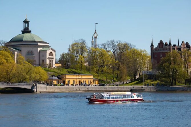 Stockholm Pizza Cruise - Explore Stockholm's Waterways - From industrial ground to a residential waterfront
