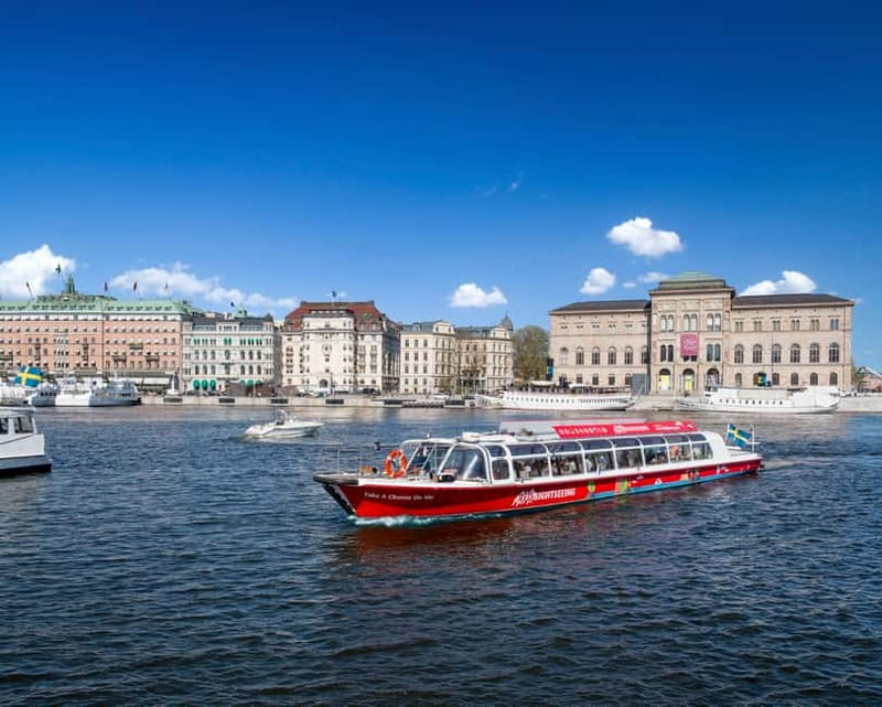 Stockholm: Royal Bridges & Canal Boat Tour with Audio Guide - Beginning beside the Royal Palace in Gamla Stan