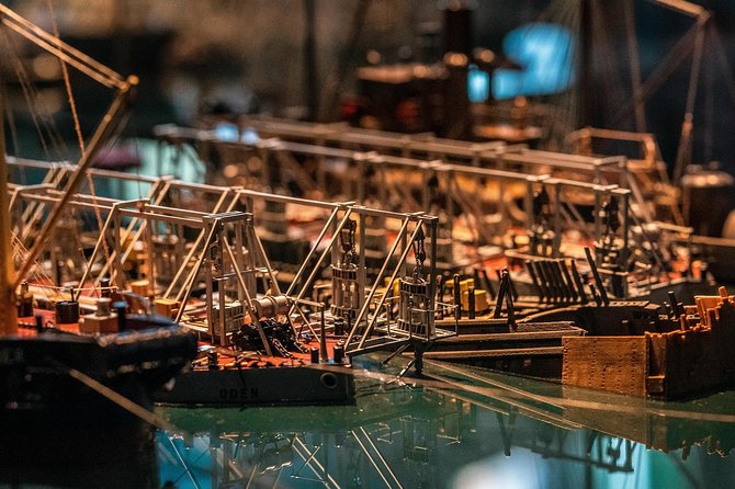 Stockholm's Old Town & Vasa Museum Private Walking Tour - What the private guide adds