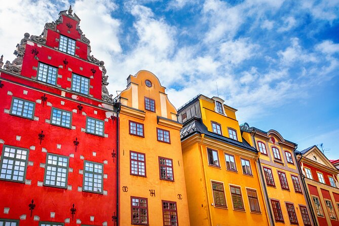 Stockholm Scavenger Hunt and Highlights Self Guided Audio Tour - Gustav II Adolfs Statue and S:t Jacobs Kyrka