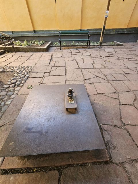 Stockholm: Secrets of Gamla Stan Guided Tour w/ Fika Option - Key points to know before you book
