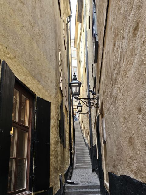 Stockholm: Secrets of Gamla Stan Guided Tour w/ Fika Option - Why the two-hour length works well