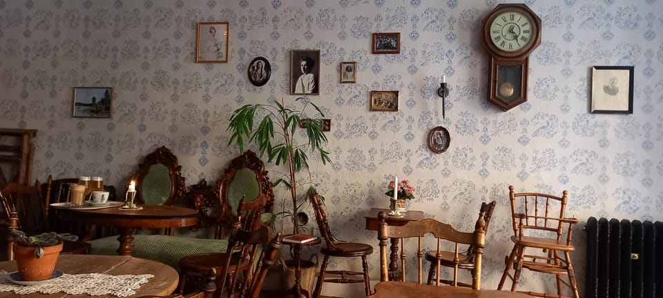 Stockholm: Secrets of Gamla Stan Guided Tour w/ Fika Option - Who will enjoy this walk most?