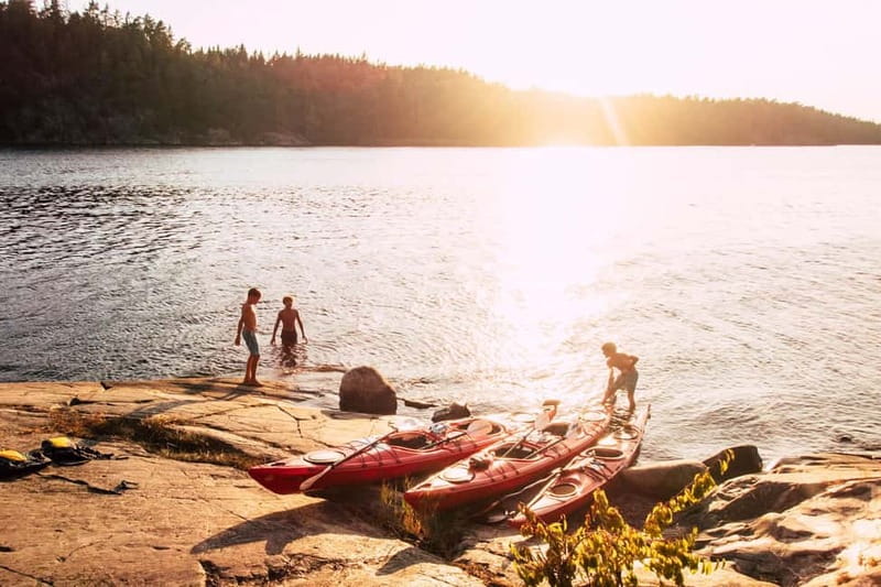 Stockholm: Self Guided Kayak Adventure in Nature Reserve - From Stockholm to Engarn by bus