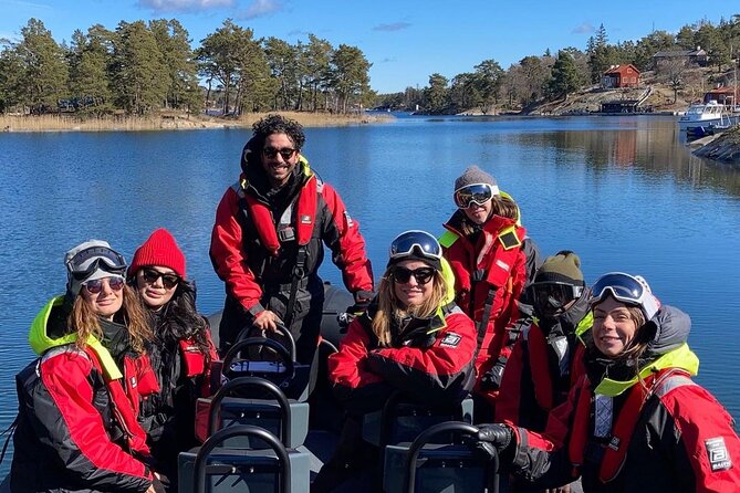 Stockholm Speed Boat 2 Hour Archipelago Tour - Fjäderholmarna marks the change of pace