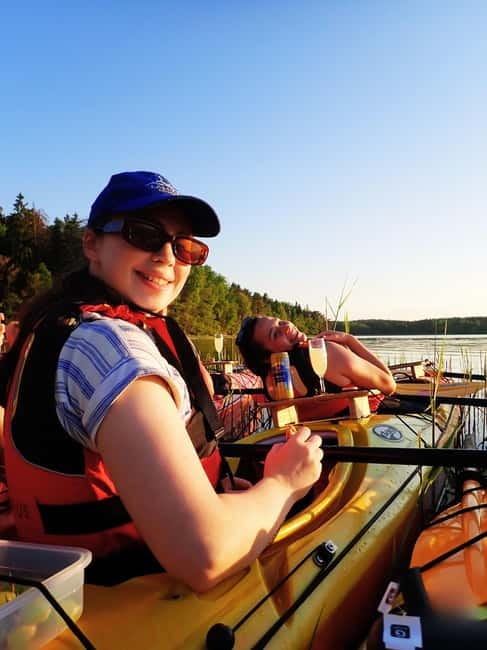Stockholm: Sunset Archipelago Kayaking & Toast on the Water - A ten-minute briefing before the first paddle