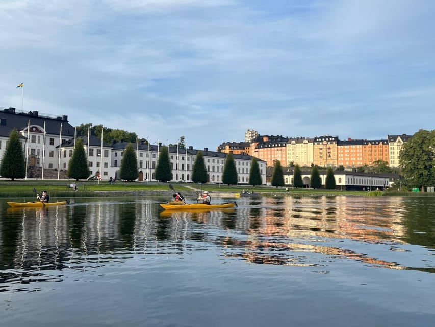 Stockholm: Sunset Kayak Tour in the City + Swedish Fika - The first 90 minutes: learning the route and the rhythm